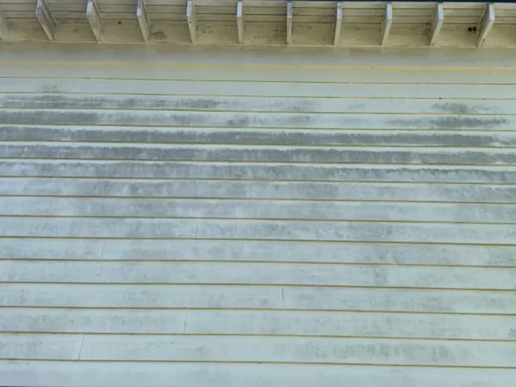 vinyl siding cleaning near me